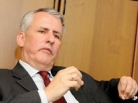 PeterBlomeyer-ambasadori gjerman