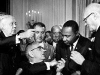 Martin Luther King me presidentin Lyndon Johnson