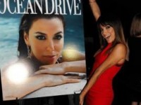 EvaLongoria-fustan te kuq
