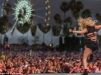 EllieGoulding-Coachella
