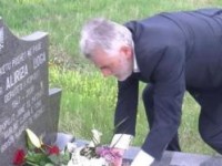 M.Thaci te varri