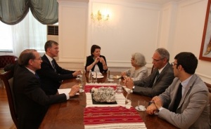 Jahjaga-me-ambasadoret-e-Quintit