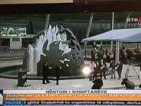 statuja e adem jasharit ajroport