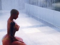 Amber Rose-nudo nen uje
