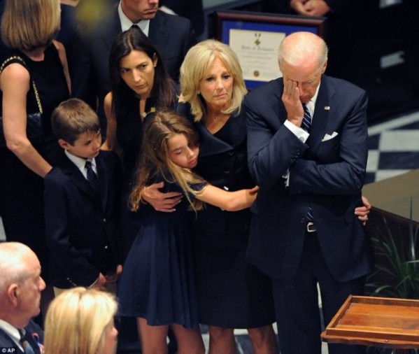 Joe Biden ne varrim1