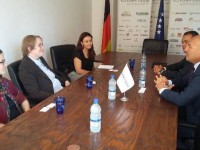 27_08_2015_6953199_Samir_Krasniqi___Christina_Gehlsen_dhe_Albert_Matoshi