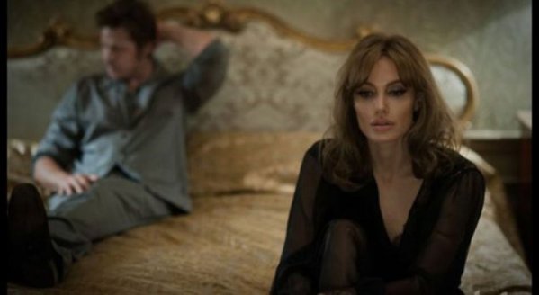 Jolie: Kam vuajtur përkrah Brad Pitt