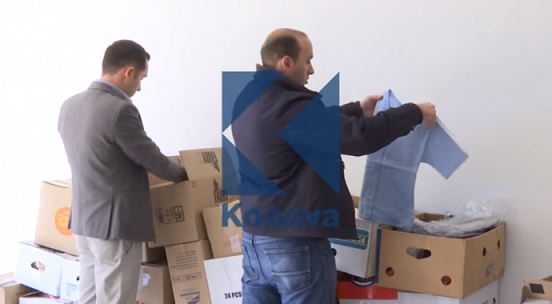 Malishevë: Mbledhin veshëmbadhje për familjet në nevojë (VIDEO)