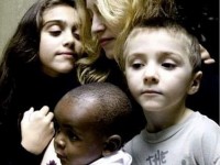 Madonna me femijet