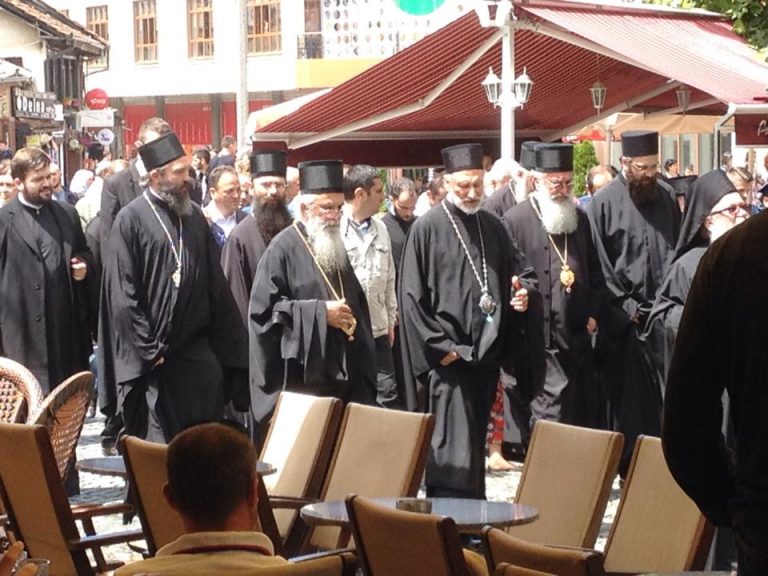 Zyrtarët e Serbisë shkaktojnë tollovi në Prizren