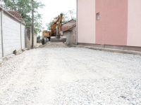 Rahovec-rruga shtrohet me kubeza ne Dobidol