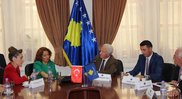 Ambasadorja e Turqisë, Kivilcim Kiliç vizitoi Prizrenin