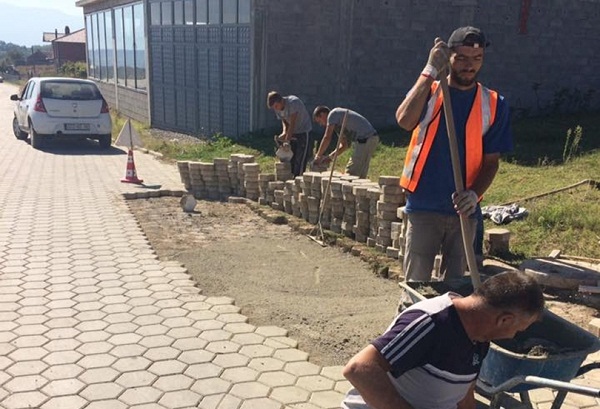 Kubëzim dhe asfaltim rrugësh në fshatra të Rahovecit