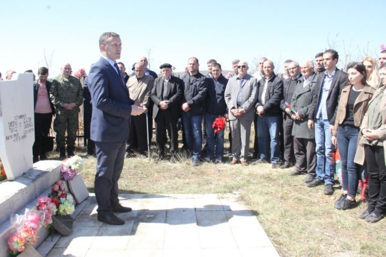Përkujtohen dëshmorët Enver Duraku dhe Shefki Thaçi