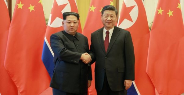 Kim Jong Un bën vizitën e parë shtetërore