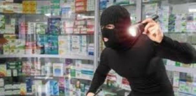 I mituri vjedh 300 euro në një barnatore të Piranës së Prizrenit