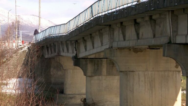 Nënshkruhet kontrata për ndërtimin e urës në Rogovë të Hasit