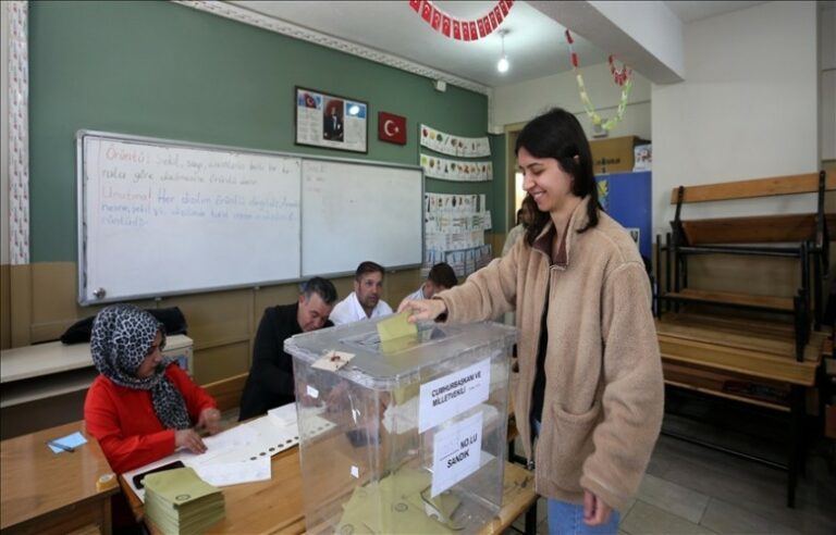 Fillon votimi për zgjedhjet presidenciale e parlamentare në Turqi