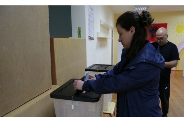 Hapen qendrat e votimit për zgjedhjet në 61 bashki