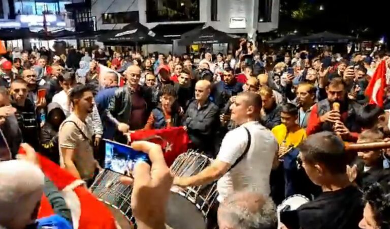Turqit festojnë fitoren e Erdoganit në zgjedhjet presidenciale – festë kishte edhe në Prizren