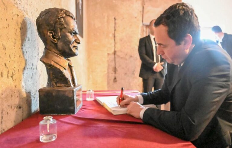 Kurti: T’i rilexojmë e ndjekim në praktikë mësimet Ukshin Hotit