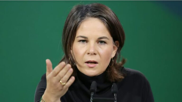 Shefja e diplomacisë gjermane, Baerbook: Serbia të lirojë menjëherë policët kosovarë