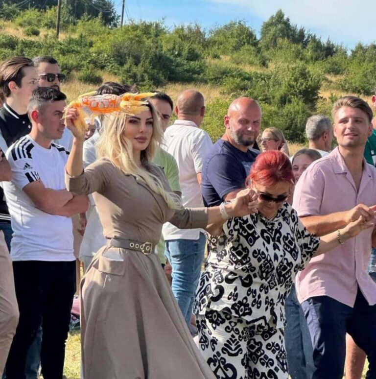 Duda Balje e ‘kall’ duke kërcyer (foto)