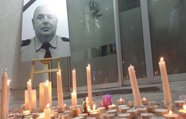 Sot ditë zie shtetërore në nderim të policit të vrarë, Afrim Bunjaku