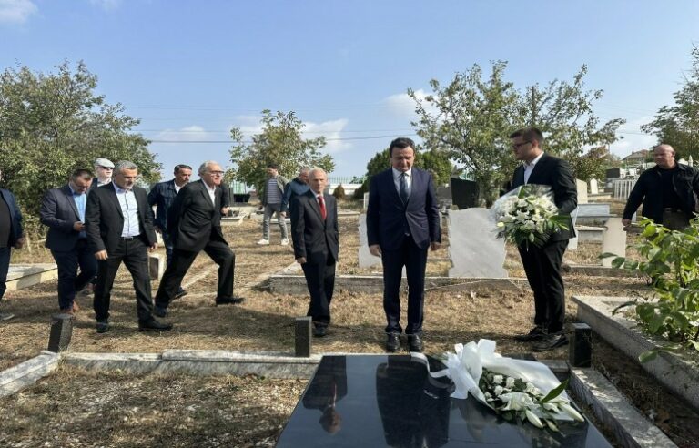 Kurti: Rektorit Statovci i kemi shumë borxh, lartësoi Universitetin