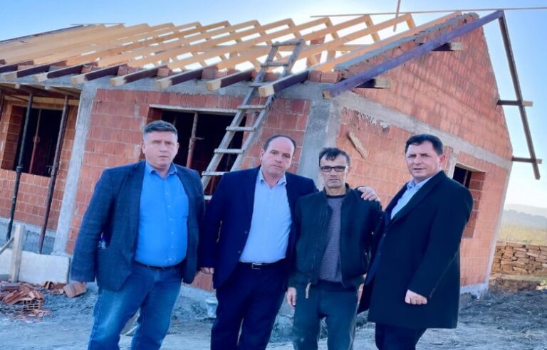 10 familje do të bëhen me shtëpi të reja në Malishevë