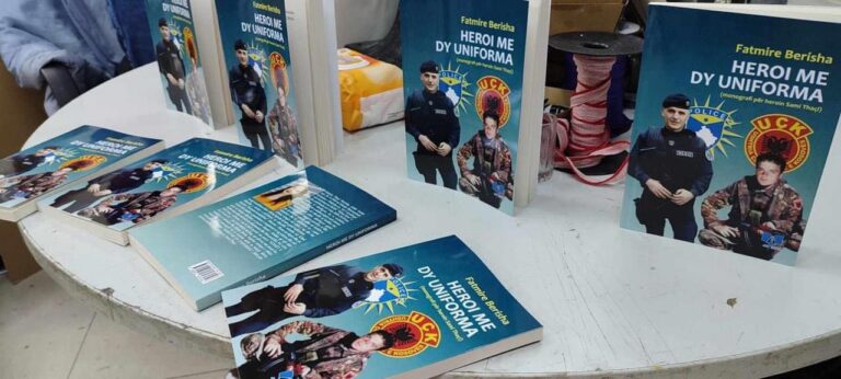 “Heroi me dy uniforma” | Del nga shtypi libri kushtuar policit të vrarë në Prizren, Sami Thaçit