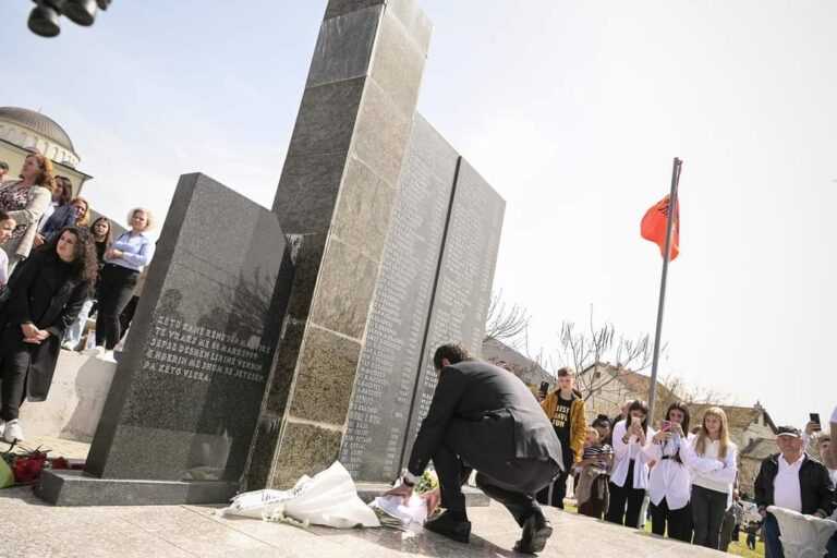 Kurti: Për masakrën në Pastasel ka dëshmitarë dhe dëshmi, prokuroria të ngritë aktakuza