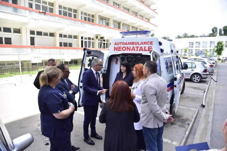 Kosova bëhet me autoambulancë për foshnjat e porsalindura