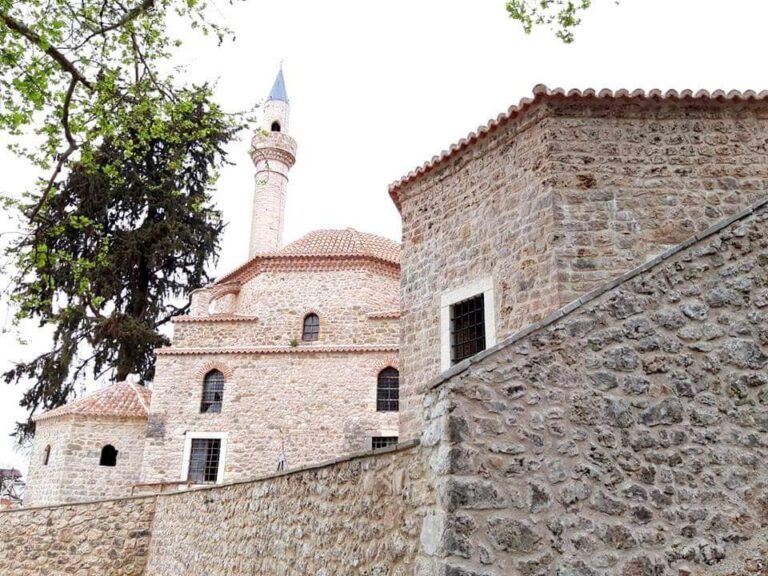 Xhamia më e veçantë në Ballkan, ndodhet në Delvinë