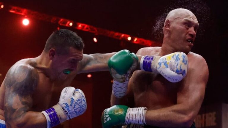 Oleksandr Usyk shpallet kampion i padiskutueshëm i peshave të rënda në boks