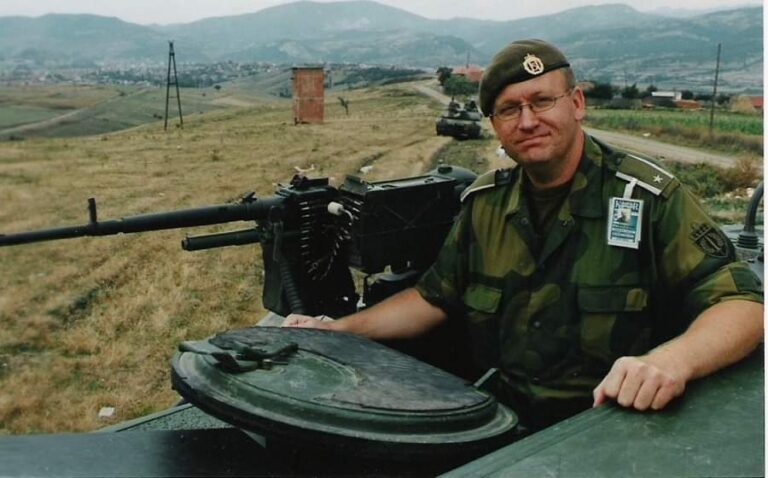Ushtari i KFOR-it kujton ndërhyrjen e NATO-s në Kosovë: “Kjo ma ndryshoi jetën”