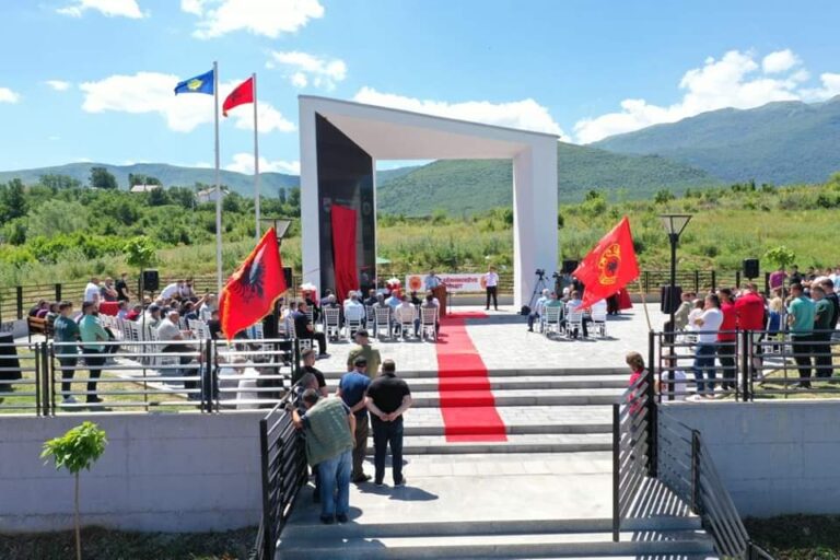 Përurohet memoriali “Porta e Lirisë” në Dedaj të Hasit