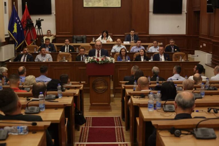 Prizreni përkujton Ditën e Çlirimit me seancë solemne