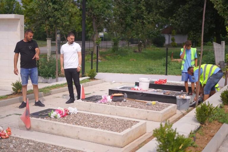 Varrezat e martirëve në Krushë të Vogël në fazën përfundimtare