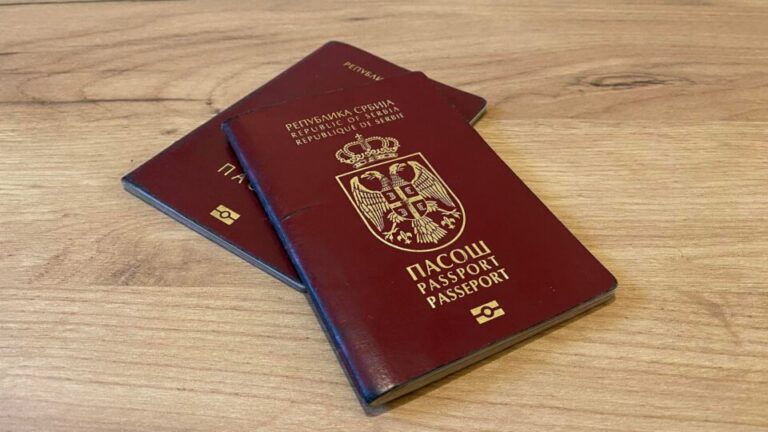 Merret vendimi: BE ua heq vizat serbëve të Kosovës me pasaportë të Serbisë