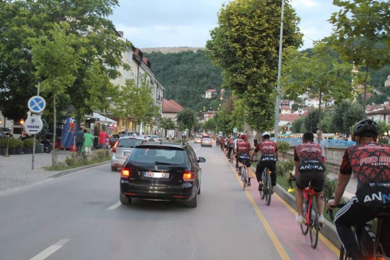Klubi i Çiklistëve “Pro Bike Prizren” apelon për kujdes të shtuar në trafikun rrugor