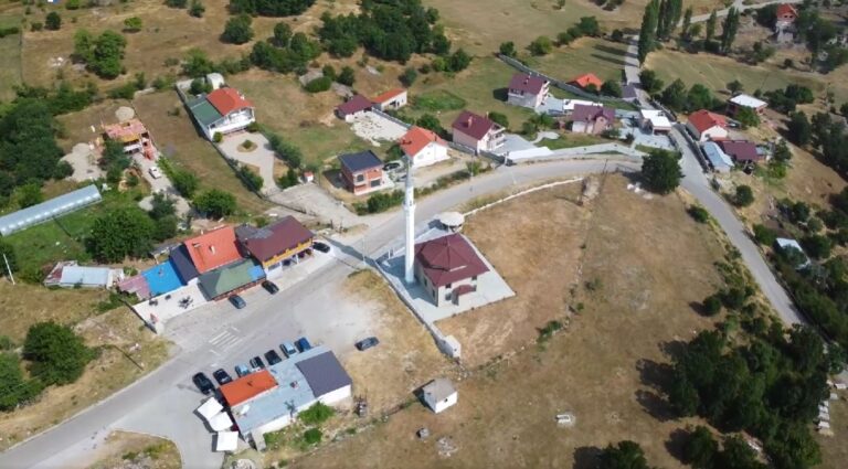 Totaj fton të gjithë që të vizitojnë fshatin Planejë të Hasit
