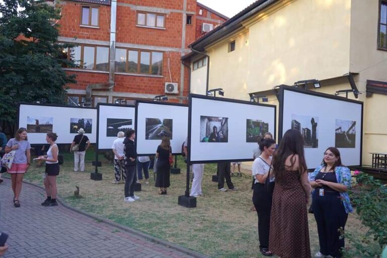 Hapet ‘Dokuphoto’, ekspozita më e madhe e Dokufestit