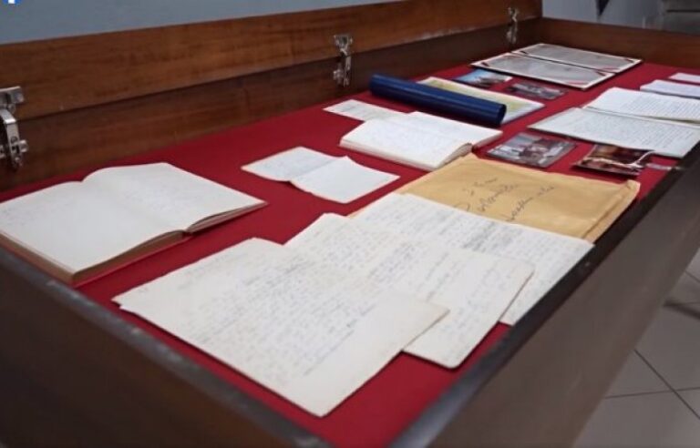 Dorëshkrimet e Kadaresë dorëzohen në DPA