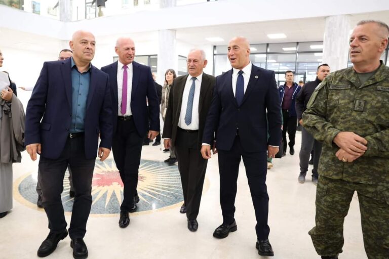 Haradinaj përgëzon Suharekën për përurimin e Shtëpisë së Kulturës “Ukë Bytyçi”