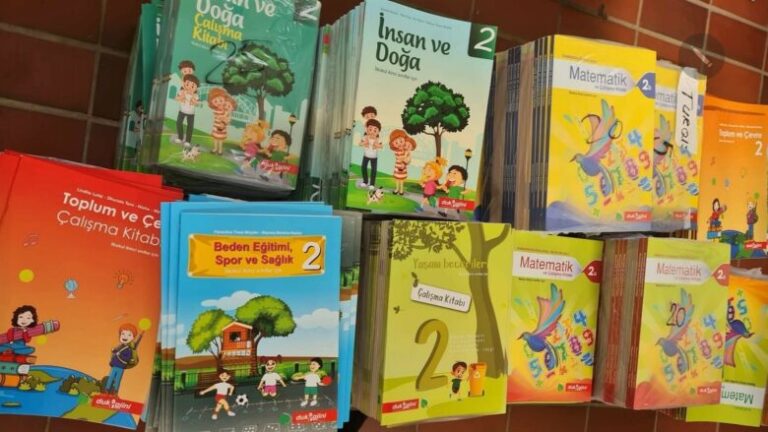 Subvencionimi i teksteve shkollore vazhdon, prindërit të pakënaqur