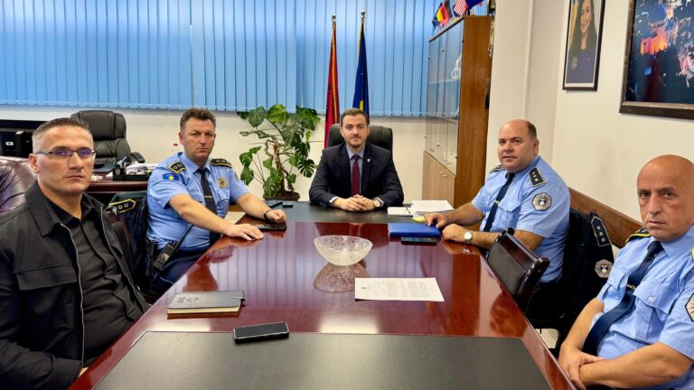 U.D. kryeprokurori i Prizrenit priti në takim drejtorin e Policisë Rajonale të Prizrenit