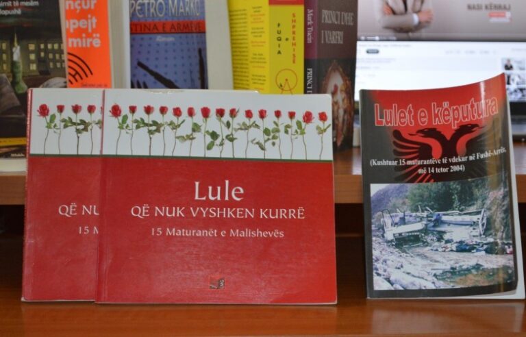 Në Malishevë mbahet orë letrare në përkujtim të maturantëve të ndjerë