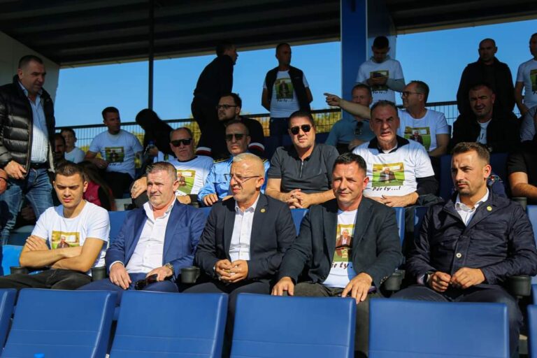 Përurohen tribuna dhe zhveshtoret e reja në stadiumin “Liman Gegaj”