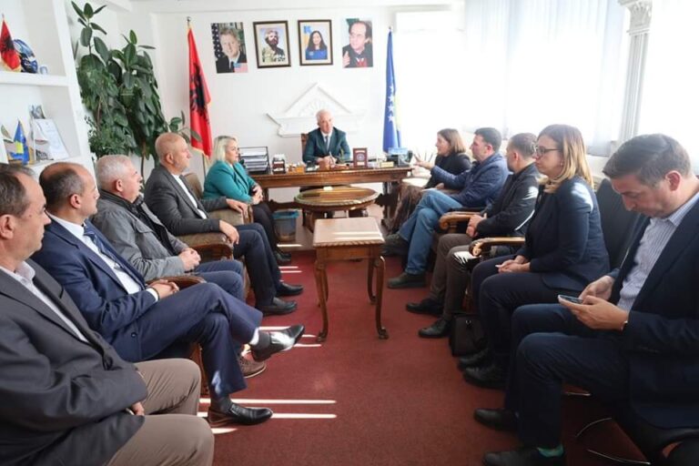Dragash, diskutohet themelimi i Këshillit Publiko-Privat